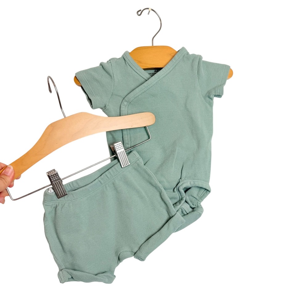 HM Baby Sage Green Organic Cotton Waffle Knit Bodysuit and Shorts Set 6M